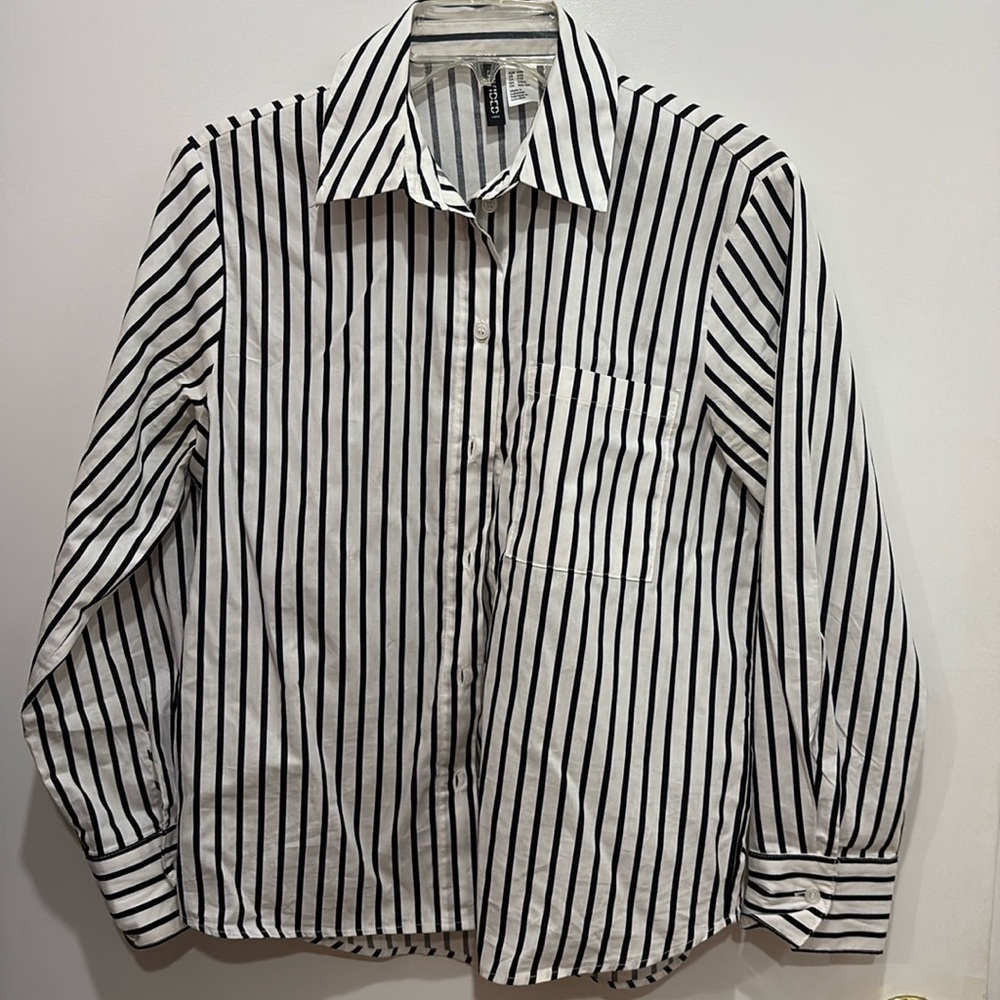 Divided H&M Xx Small Black, And White Striped Long Sleeve Button Down